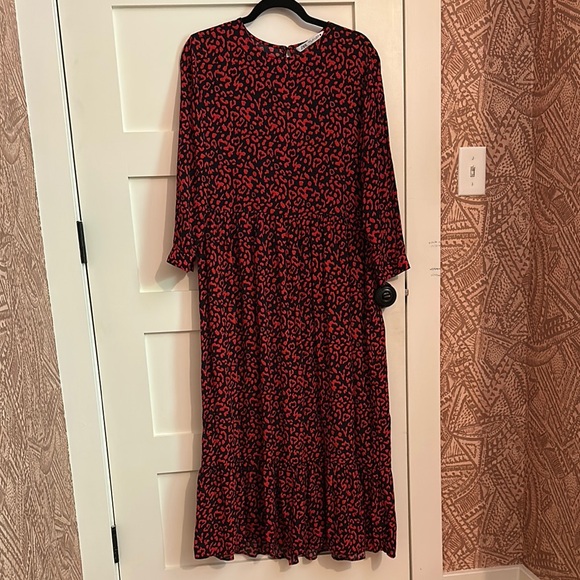 Zara Dresses & Skirts - Zara Red and Black Long Sleeve Dress